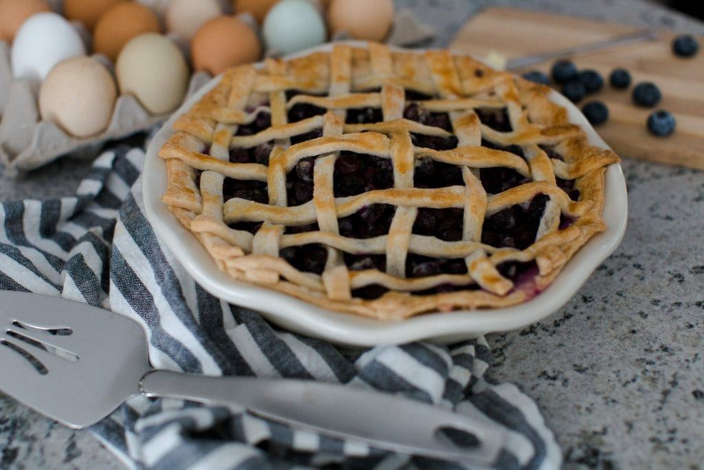 Red Poppy Frilly Pie Plate