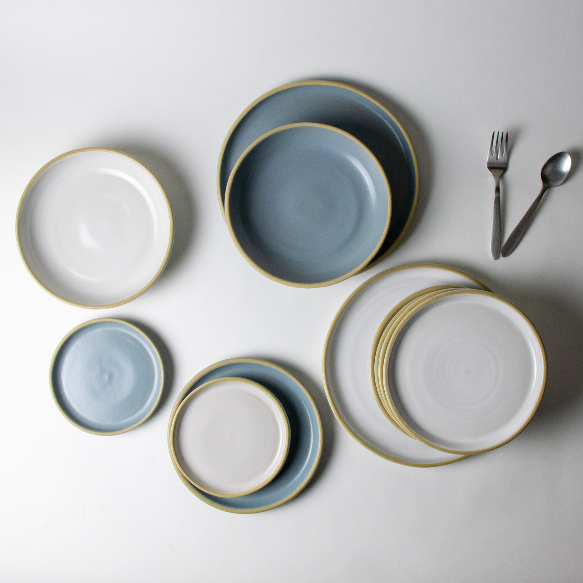 Brookline Dinner set for Four with Utensils