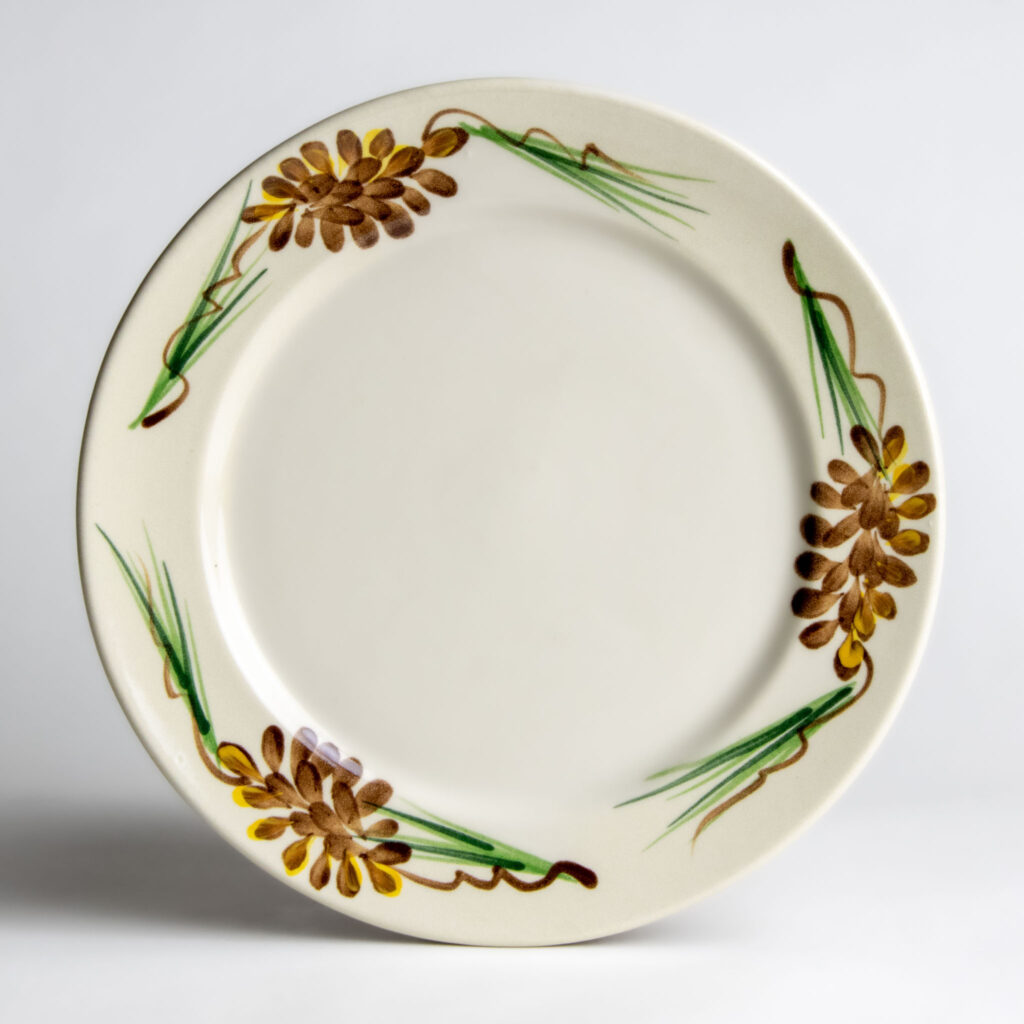 Pinecone Classic Dinner Plate