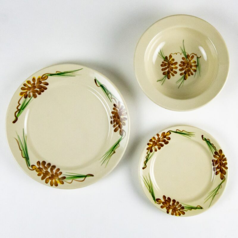 Pinecone Classic Dinner Set
