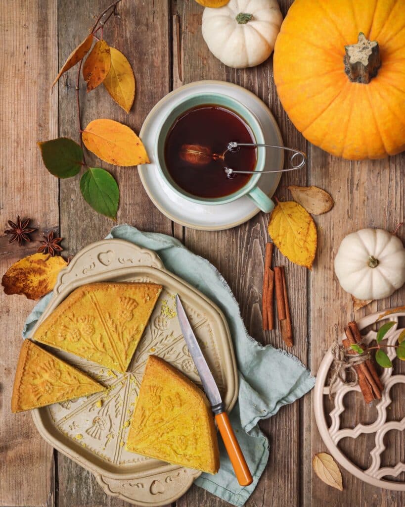 Photo of pumpkin spiced shortbread in an Emerson Creek Thistle Shortbread Pan